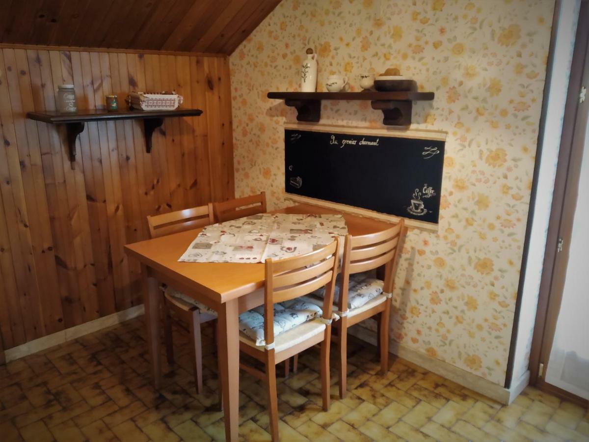 Au Grenier Charmant Aosta Bagian luar foto